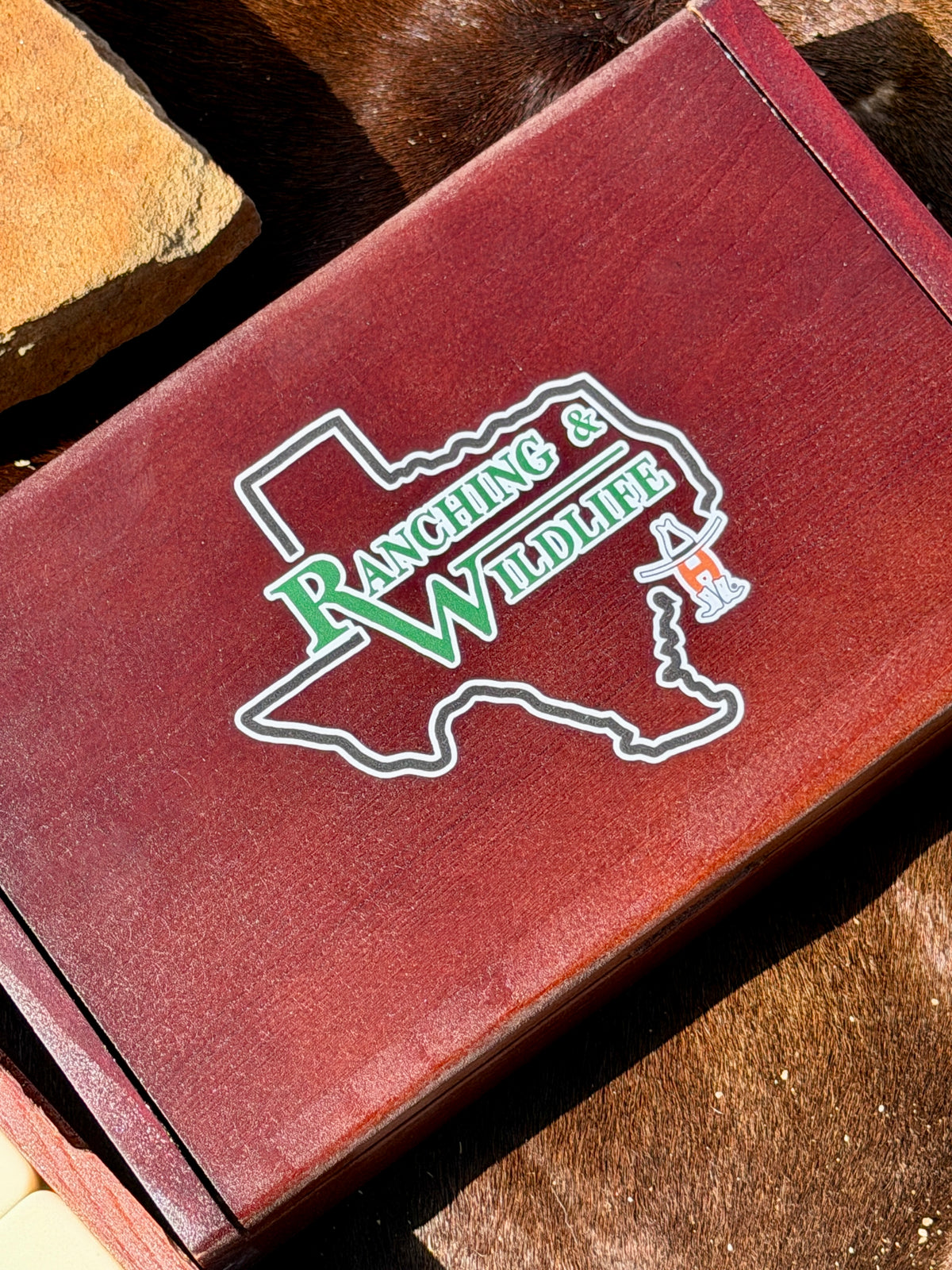 Custom Hunting Lodge Dominoes Set – Personalized UV-Printed Dominos in Premium Gift Box