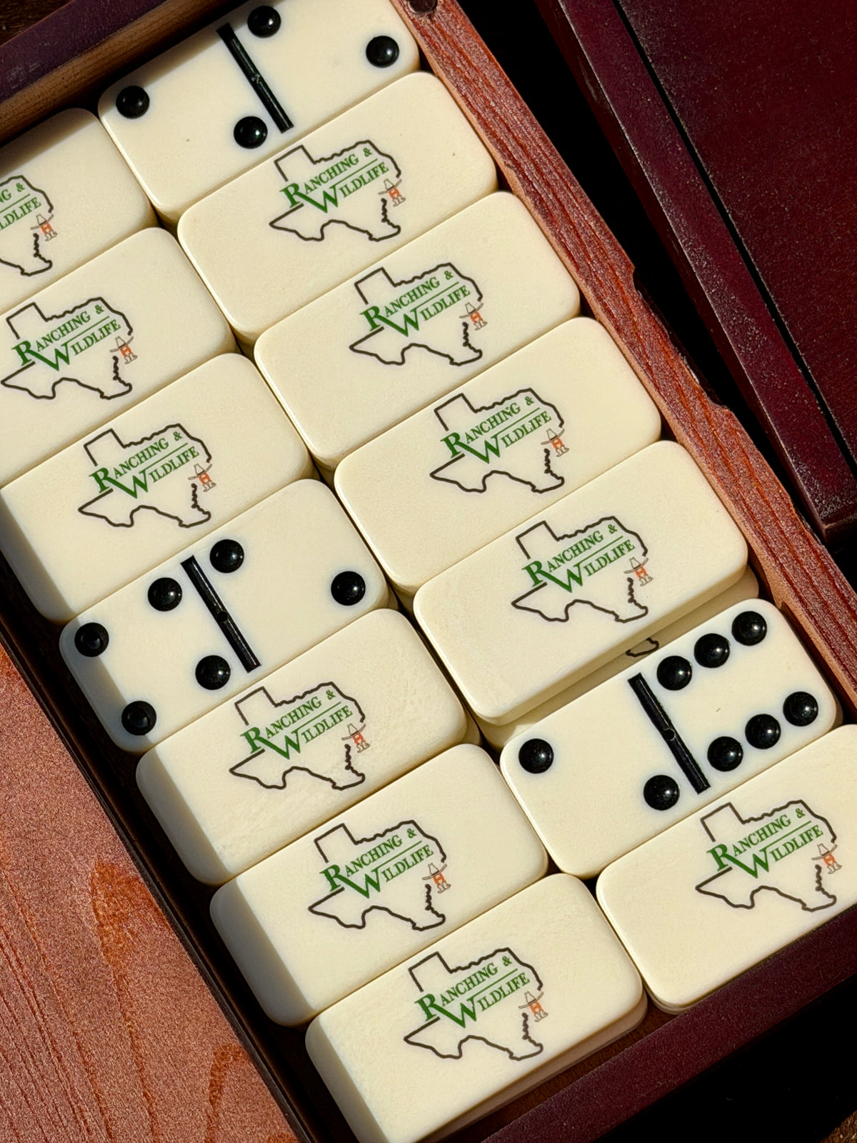 Custom Hunting Lodge Dominoes Set – Personalized UV-Printed Dominos in Premium Gift Box